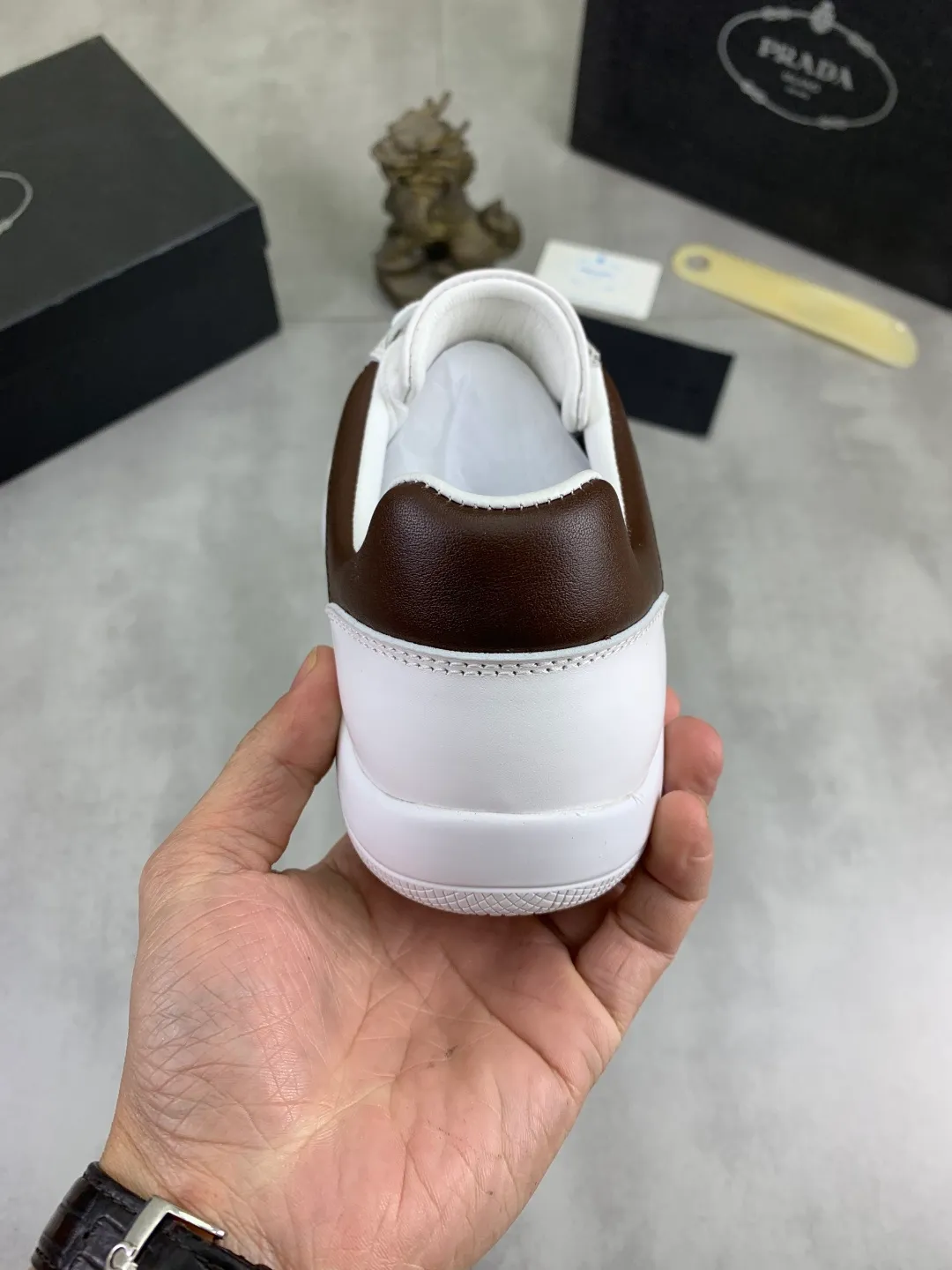 Men's Men's Shoes P400💰[New Style] The latest classic model of high-quality PRADA breathable and comfortable men's shoes has been launched on the official website, 1:1 replica, synchronized in Hong Kong, and on the same catwalk; all made of calfskin with breathable mesh fabric ➕Imported softness Comfortable sheepskin lining, 🍡🍡original rubber outsole, non-slip and wear-resistant; comfortable to wear, attractive style, fine workmanship, and simple and neat shoe last, showing a man's courage and toughness, 👍size 38 to 44; black White 🉑️Choose